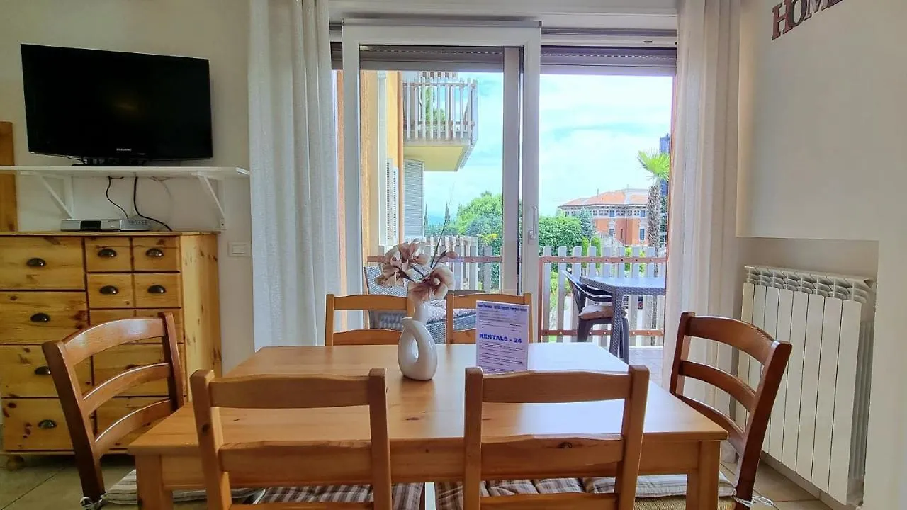 Stay-With-Us Appartments 페스키에라델가르다 아파트