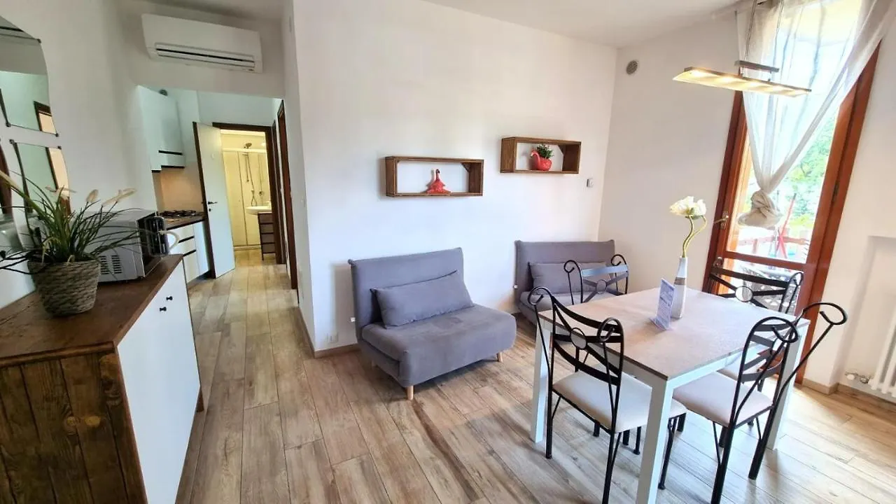 Stay-With-Us Appartments 페스키에라델가르다