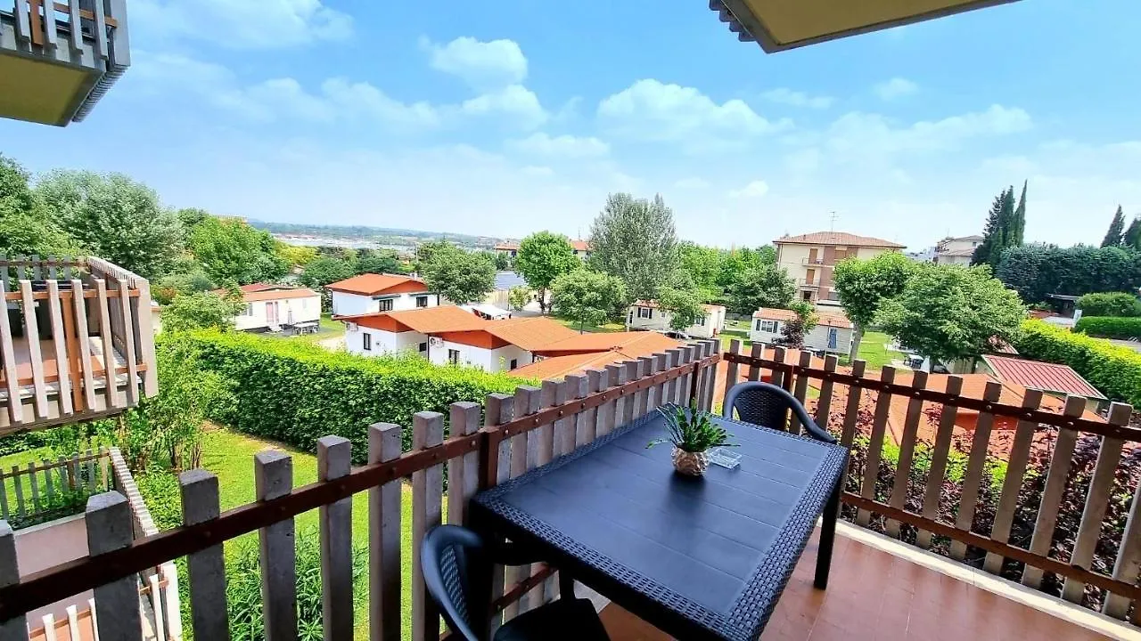Stay-With-Us Appartments 페스키에라델가르다 0*,  이탈리아