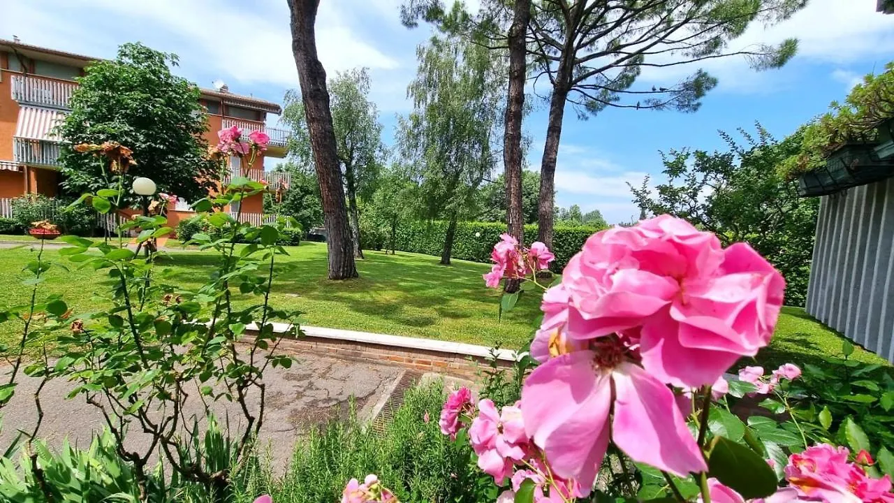 Stay-With-Us Appartments 페스키에라델가르다 아파트