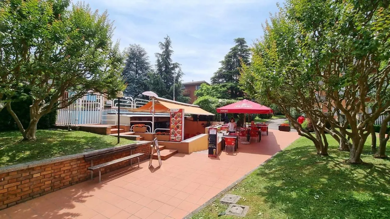 Stay-With-Us Appartments 페스키에라델가르다
